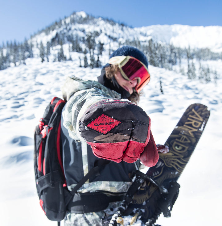 WIN DAKINE’S SAMMY CARLSON SIGNATURE SERIES PRODUCTS